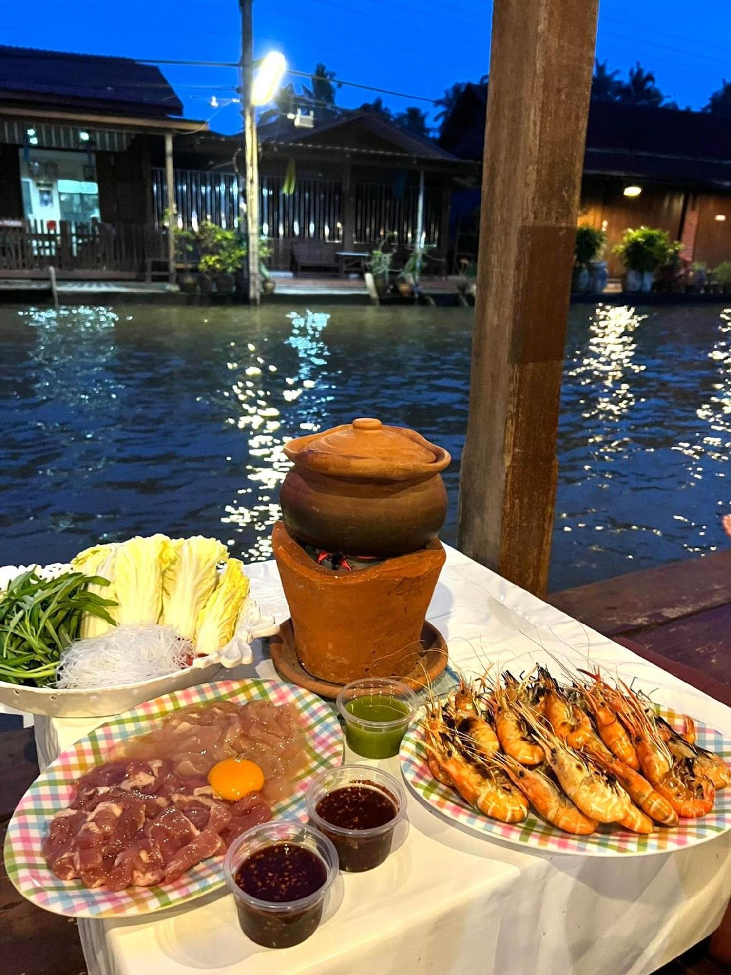 Baanklong Amphawa Homestay Eksteriør billede